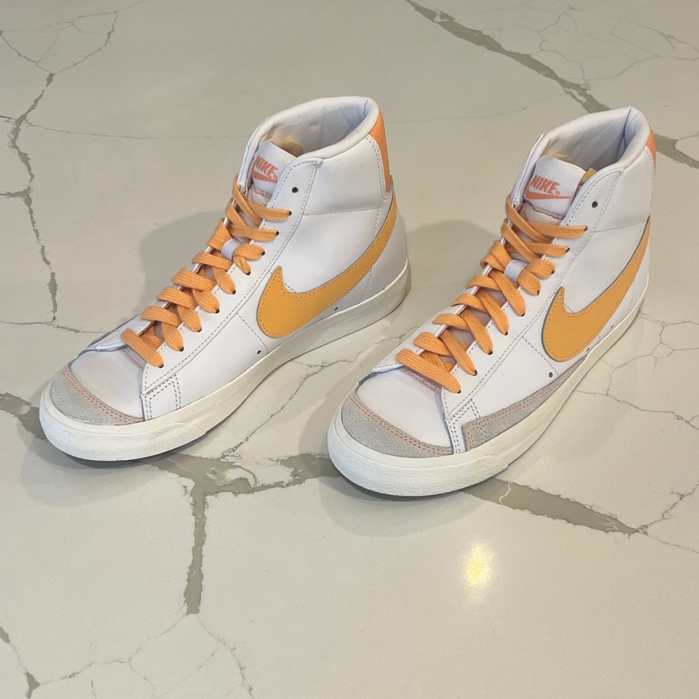 Nike Blazer Mid 77 White Peach Cream Sail Sneaker FD0287 100 Womens Sz 7.5 - Picture 3 of 15